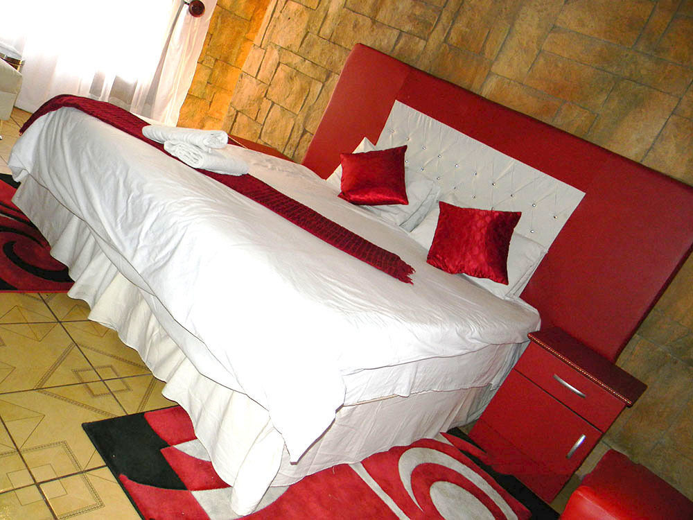 African Cave Lodge Hammanskraal Exterior photo