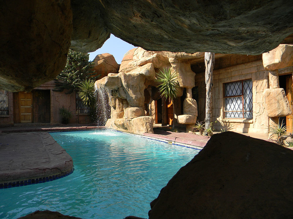 African Cave Lodge Hammanskraal Exterior photo