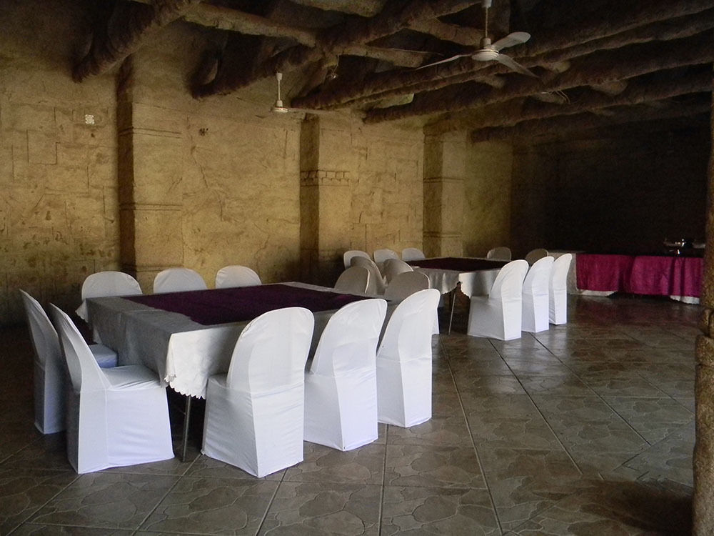 African Cave Lodge Hammanskraal Exterior photo